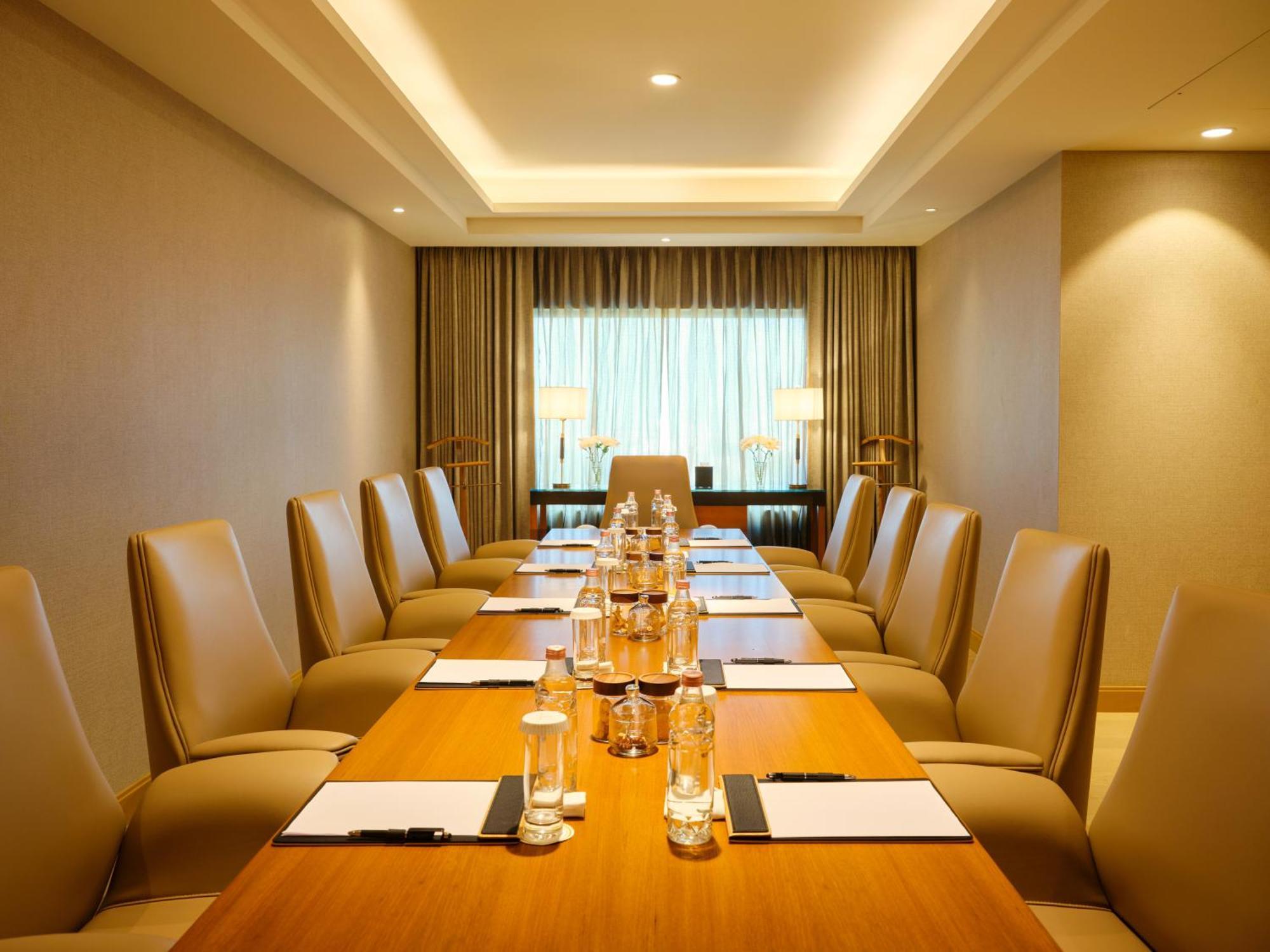 The Leela Hyderabad Banjara Hills Exterior foto