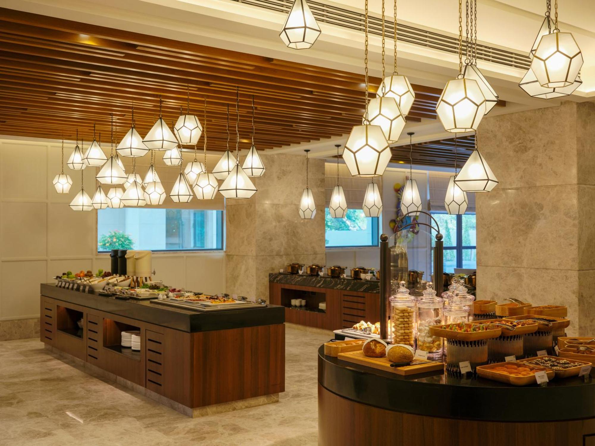 The Leela Hyderabad Banjara Hills Exterior foto