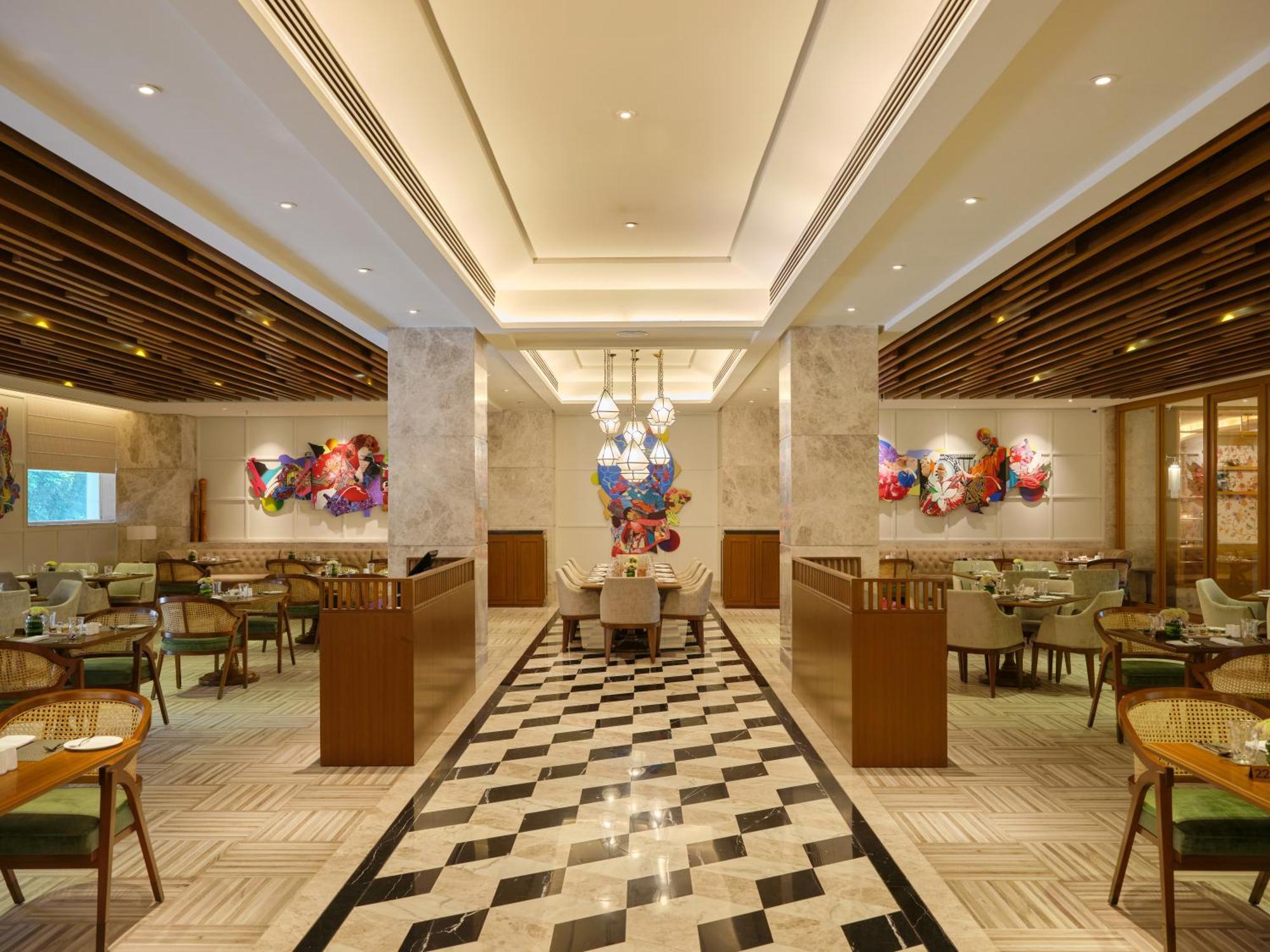 The Leela Hyderabad Banjara Hills Exterior foto